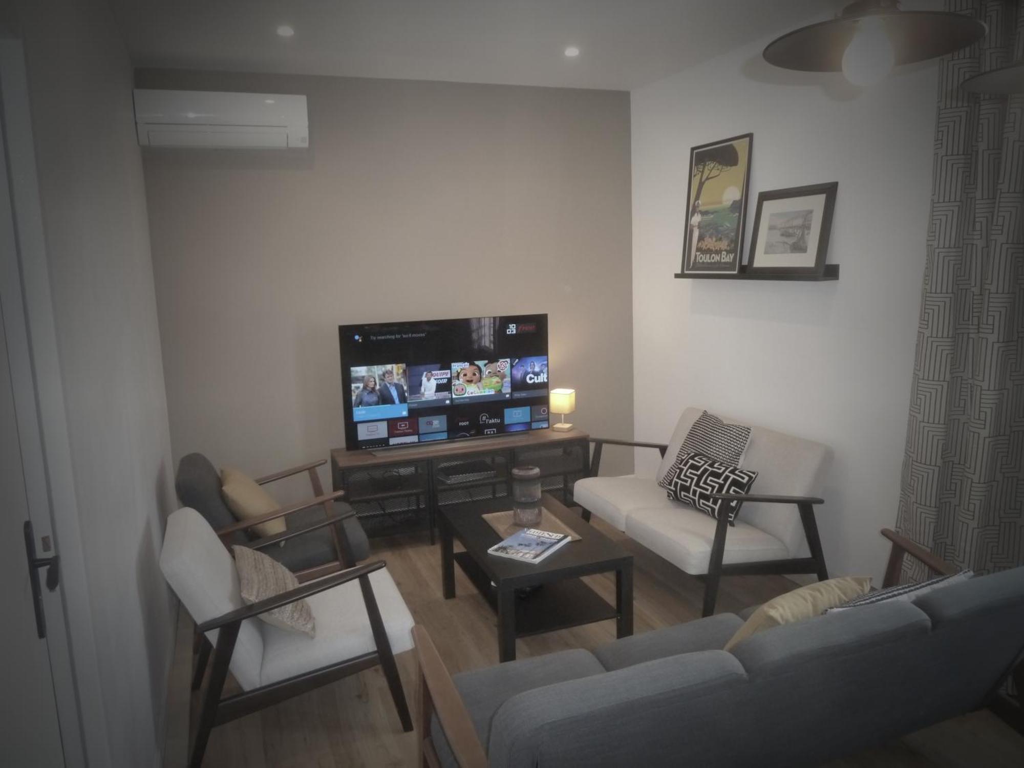 Apartment Les Lofts De Saint Clair Un Balcon A Loft 4ch Clim 8 Pax Max Toulon